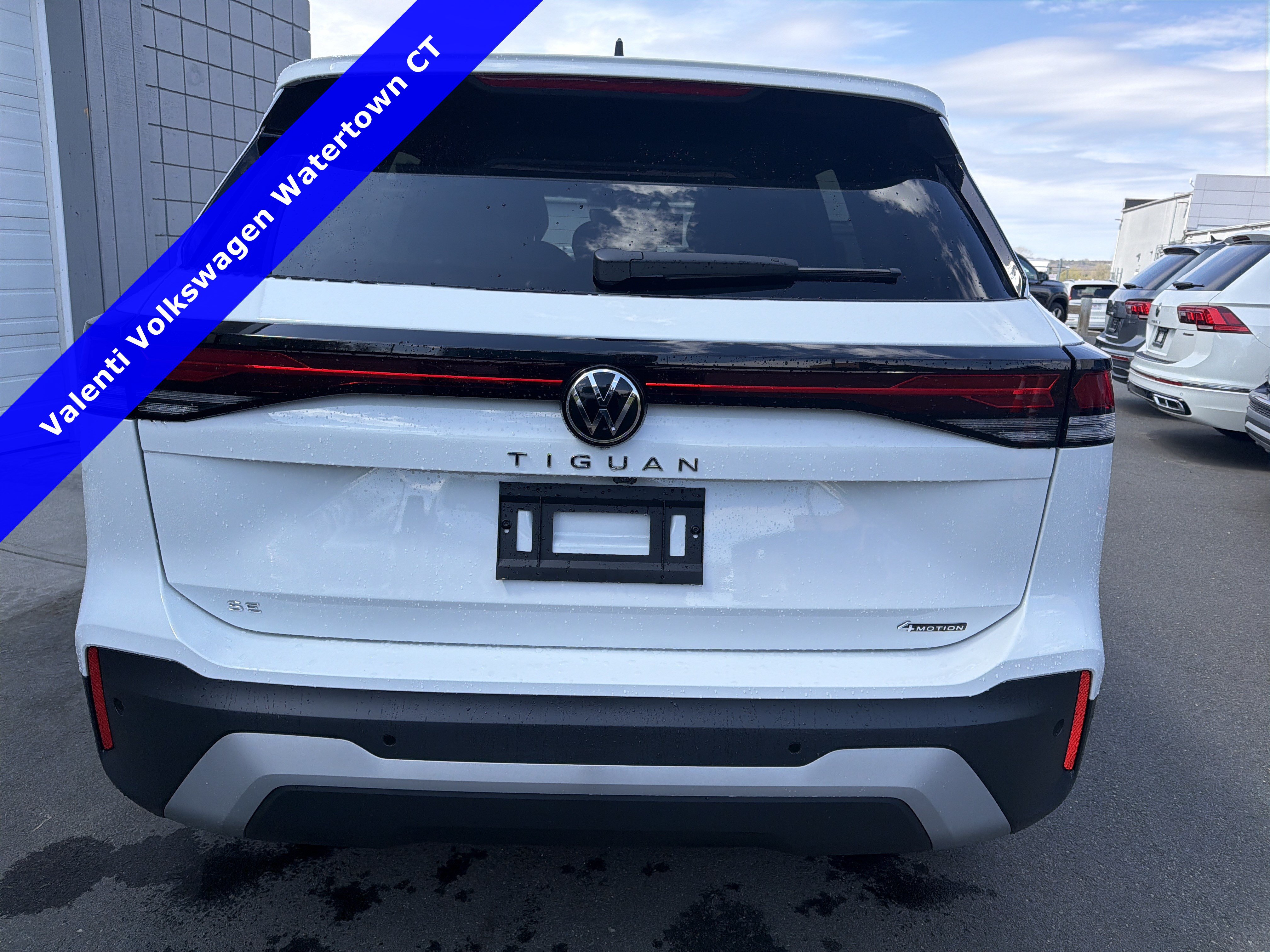 New 2026 Volkswagen Tiguan SE SE 4MOTION