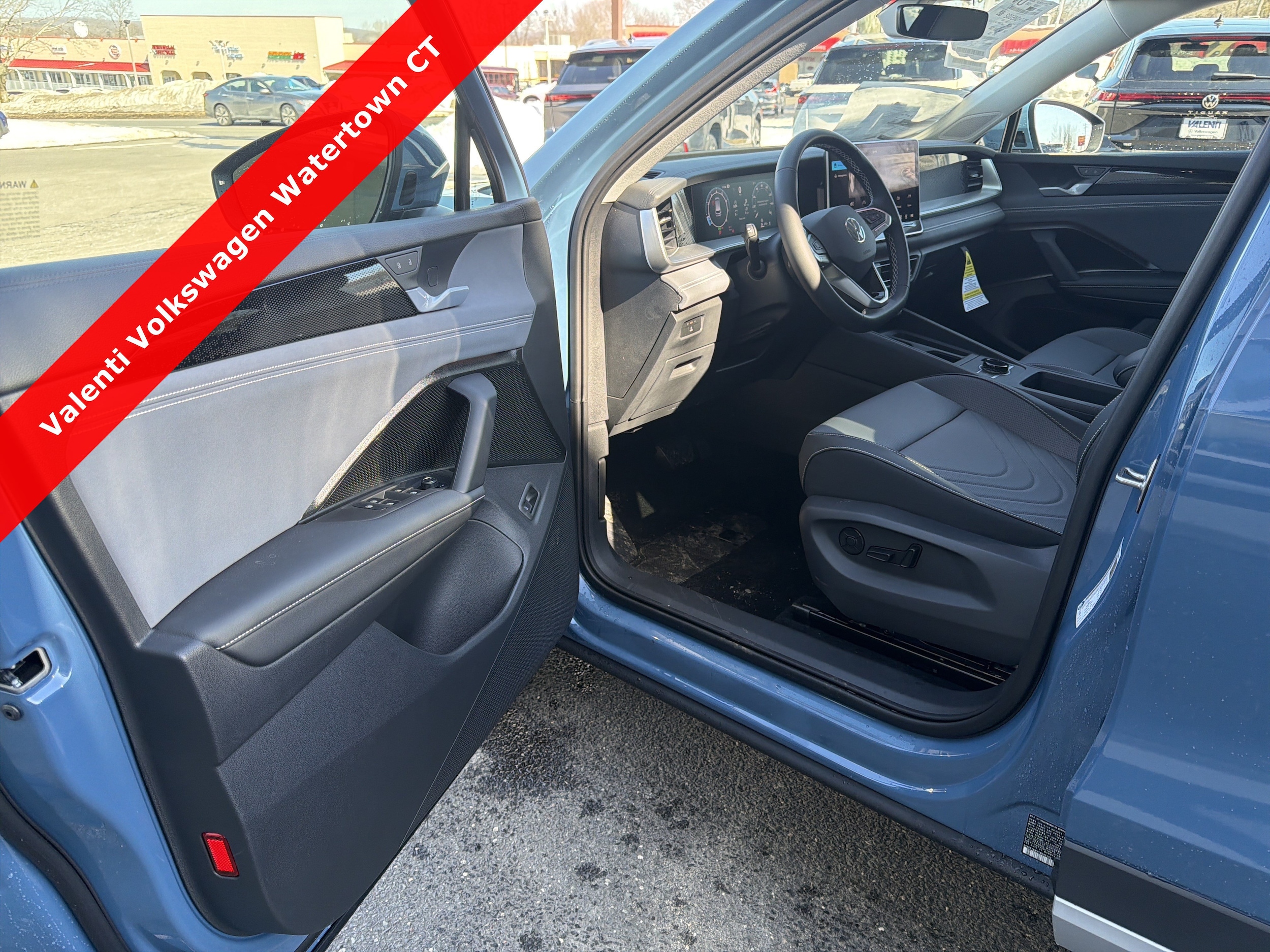 2026 Volkswagen Tiguan SE - Photo 11