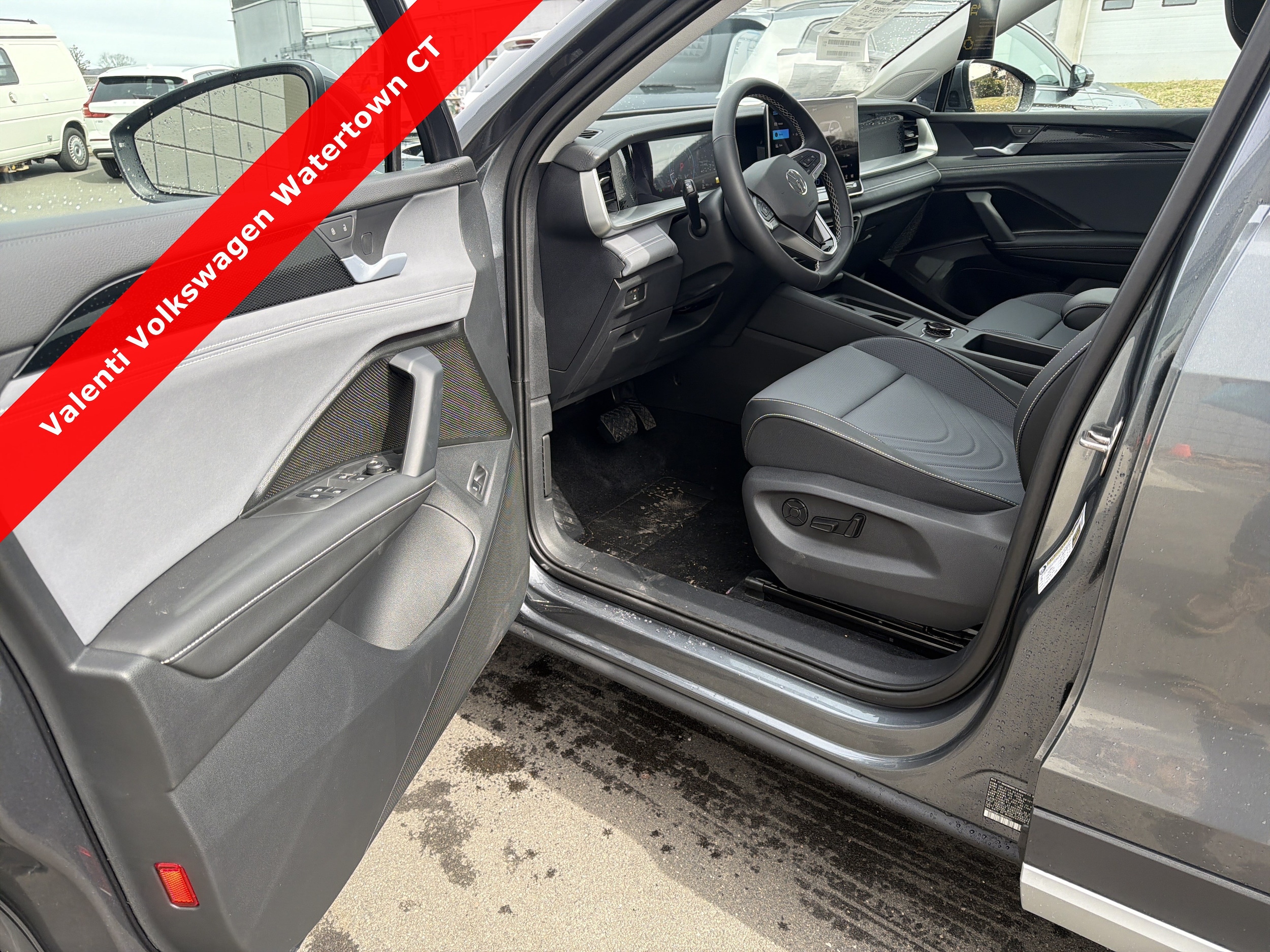 2026 Volkswagen Tiguan SE - Photo 14