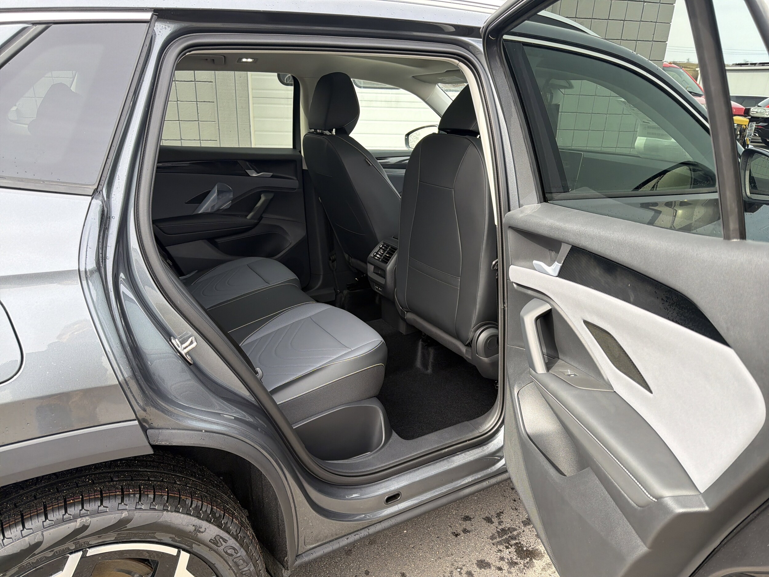 2026 Volkswagen Tiguan SE - Photo 20