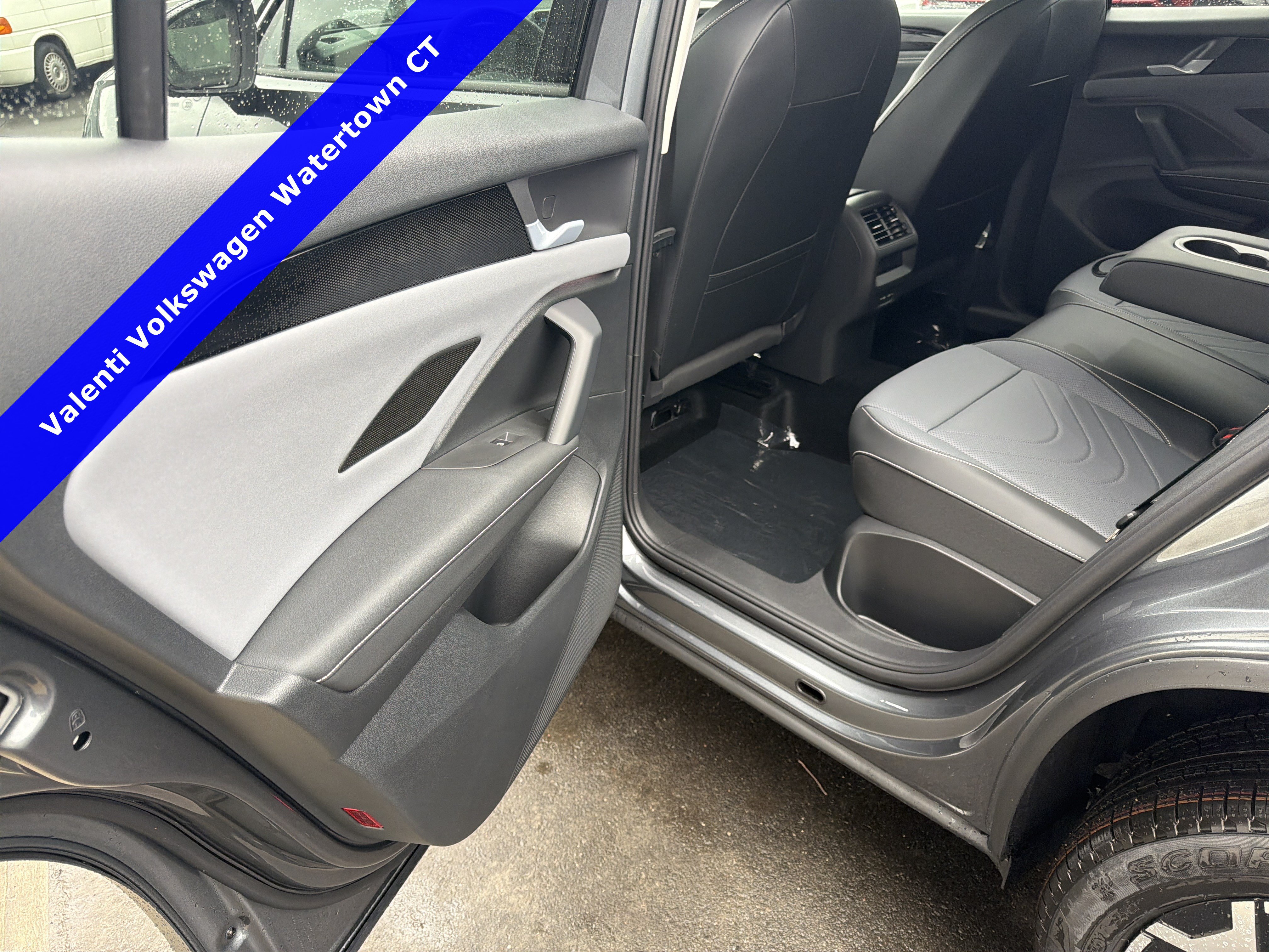 2026 Volkswagen Tiguan SE - Photo 8
