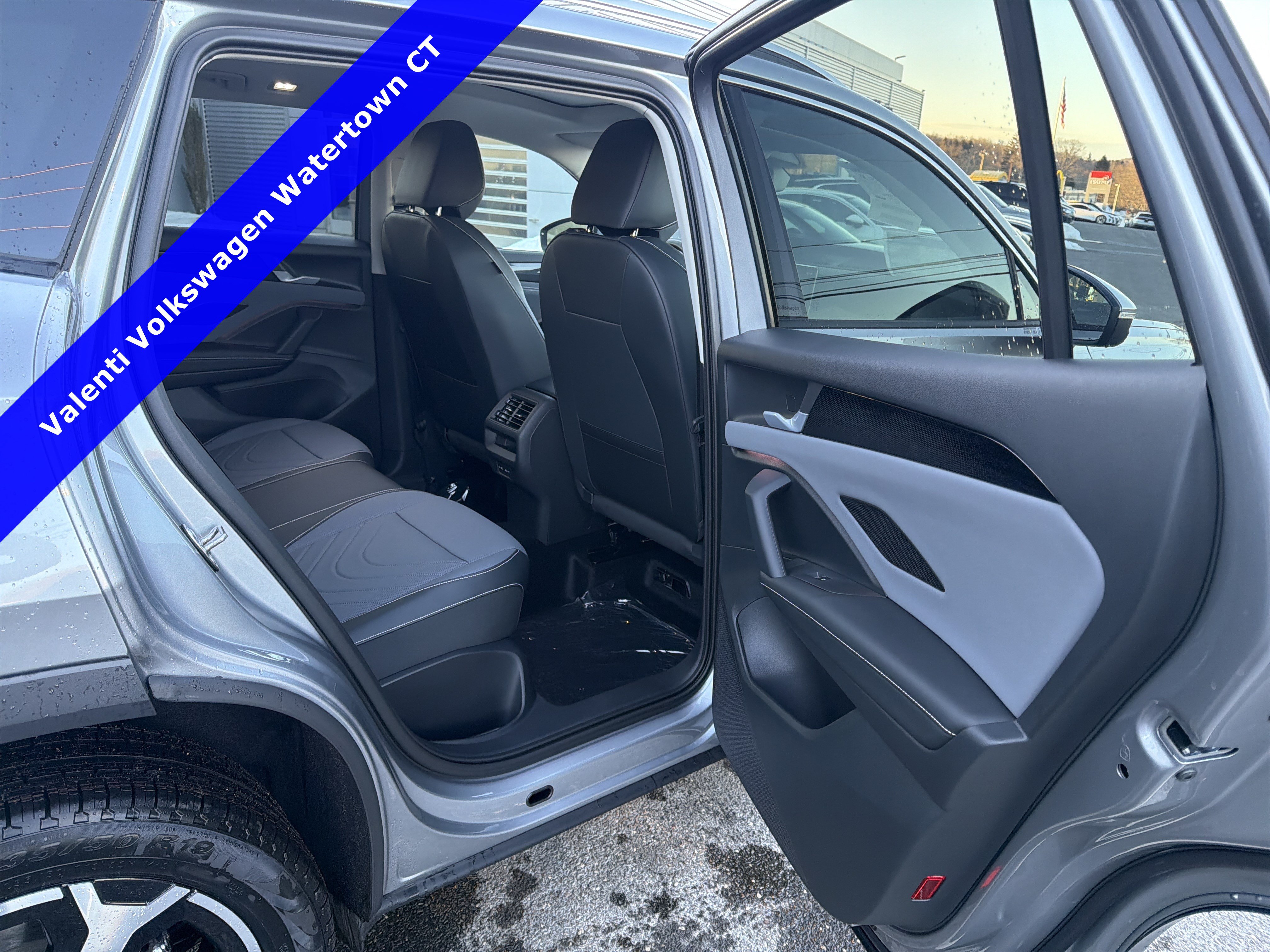 2026 Volkswagen Tiguan SE - Photo 16