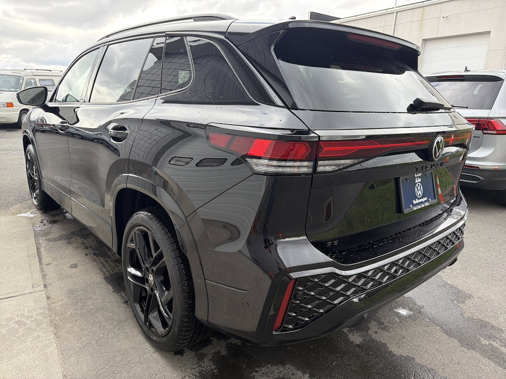 New 2026 Volkswagen Tiguan SE R-Line Black SE R-Line Black 4MOTION