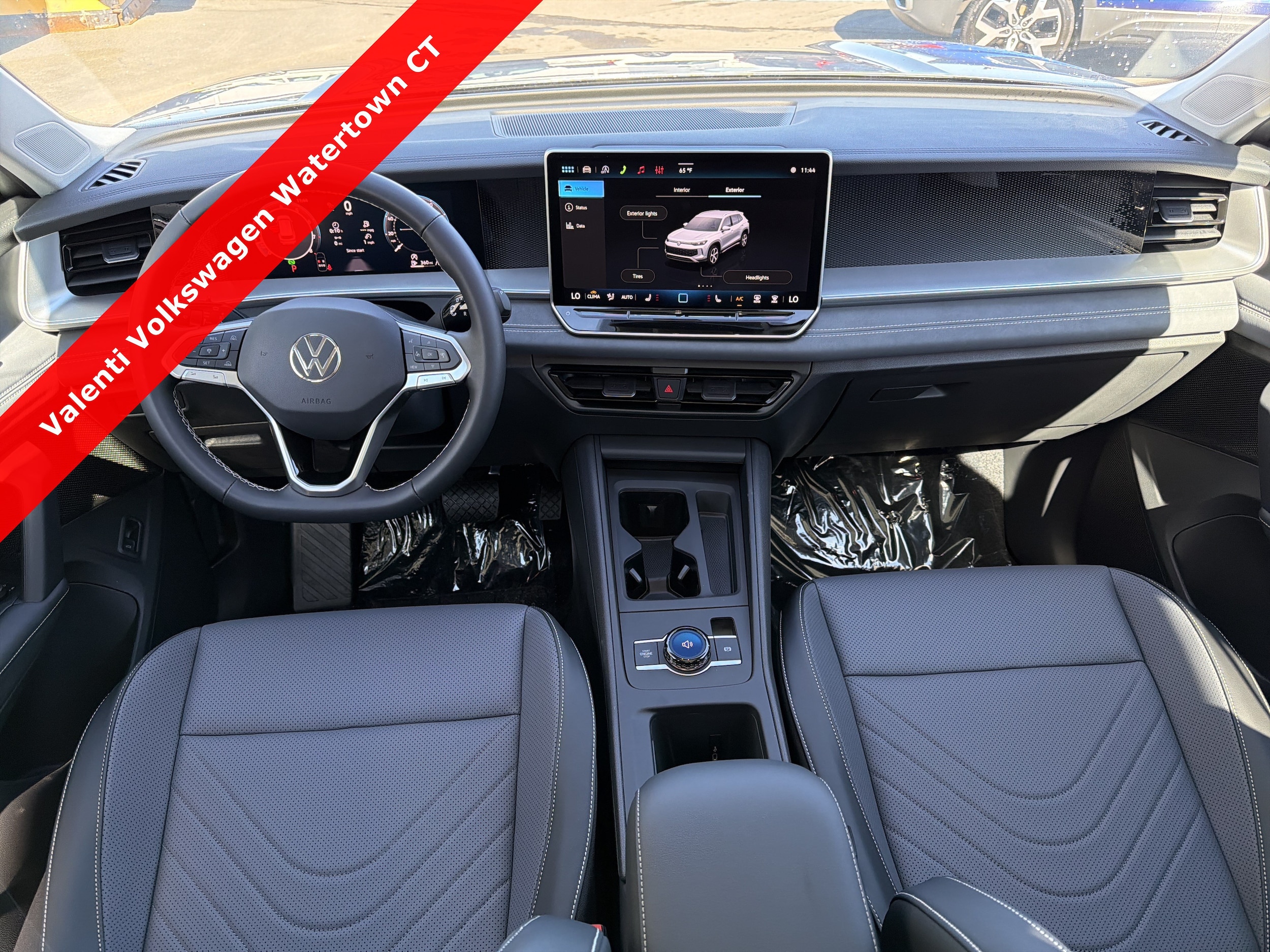 2026 Volkswagen Tiguan SE - Photo 13