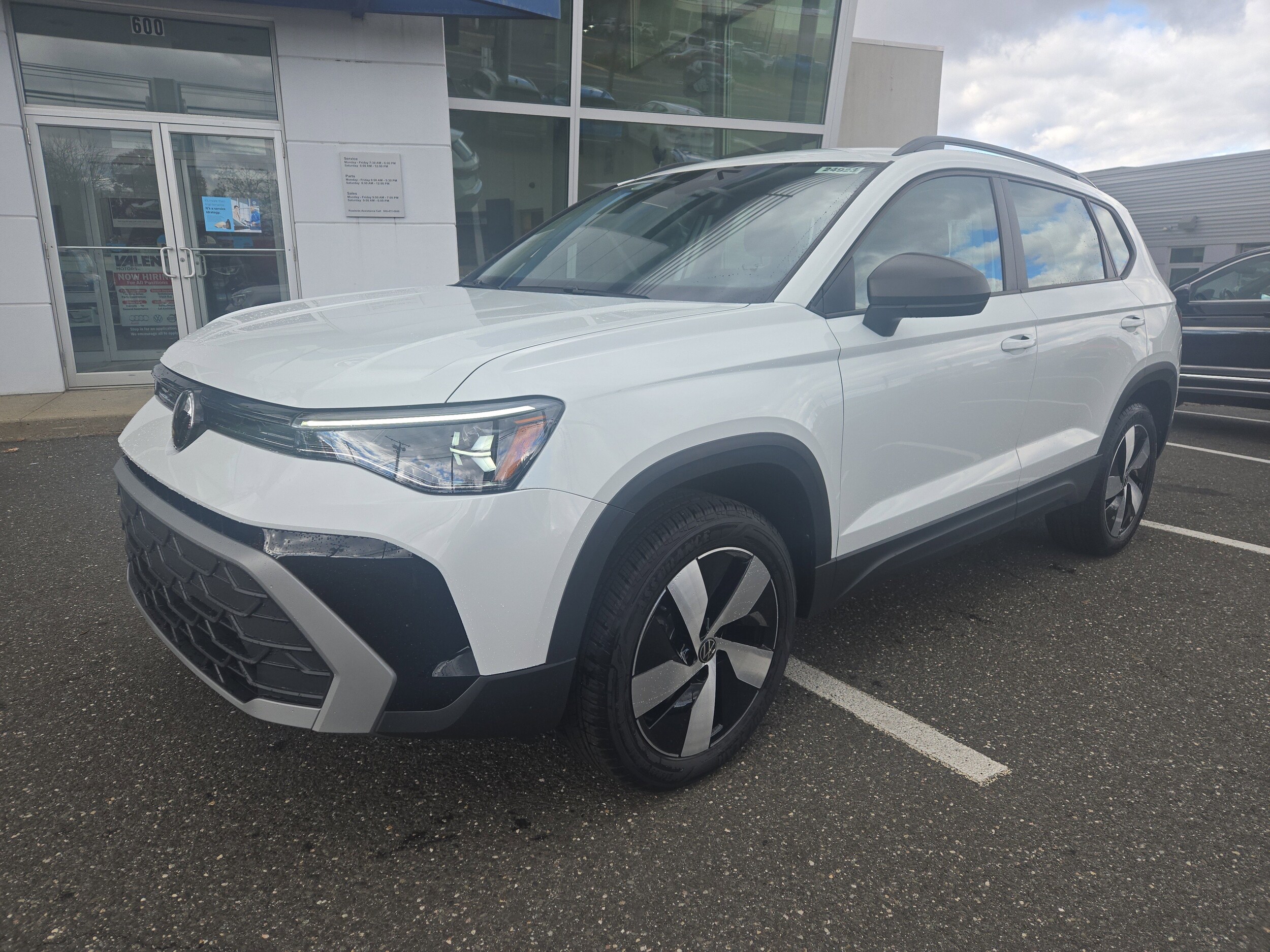 2025 Volkswagen Taos S photo 2