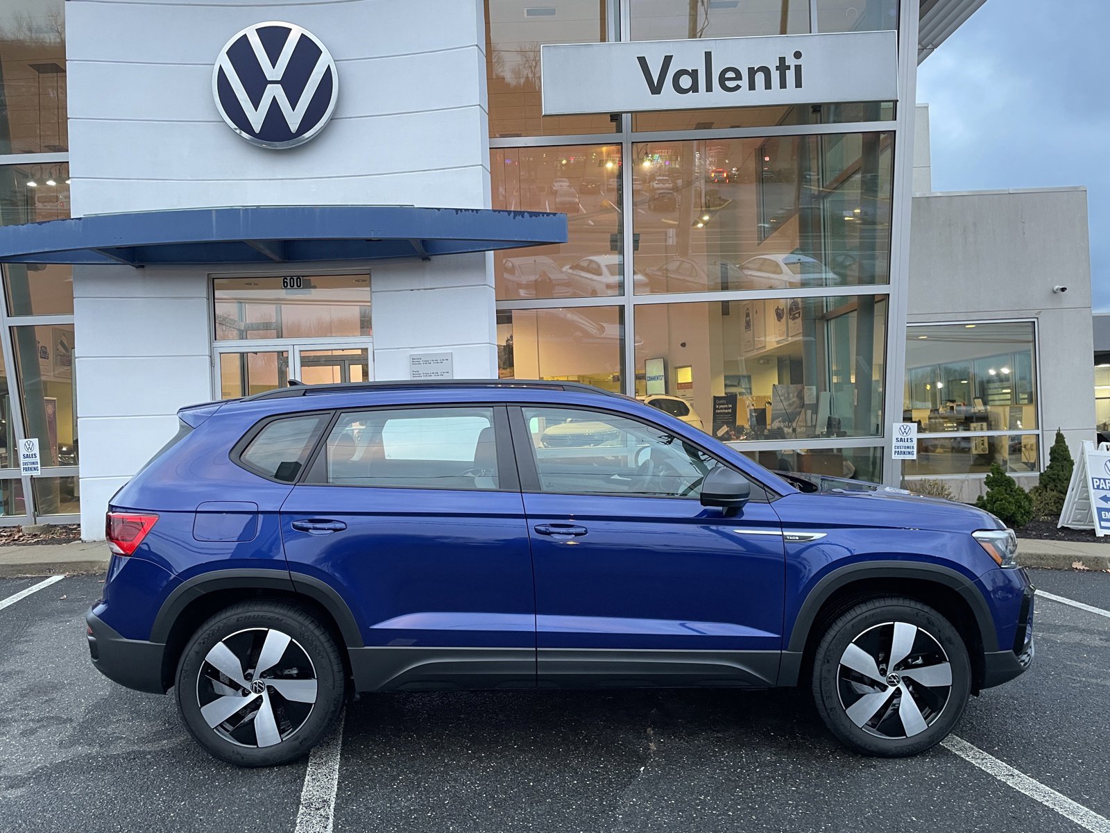 2024 Volkswagen Taos S photo 3