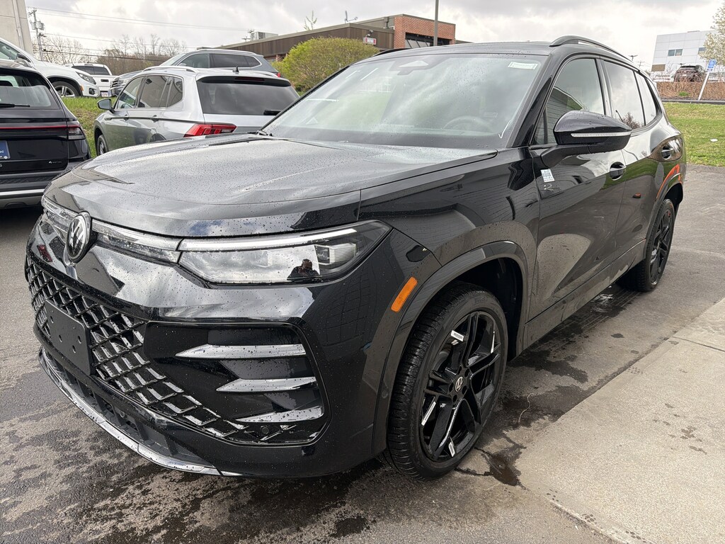 New 2026 Volkswagen Tiguan SE R-Line Black SE R-Line Black 4MOTION