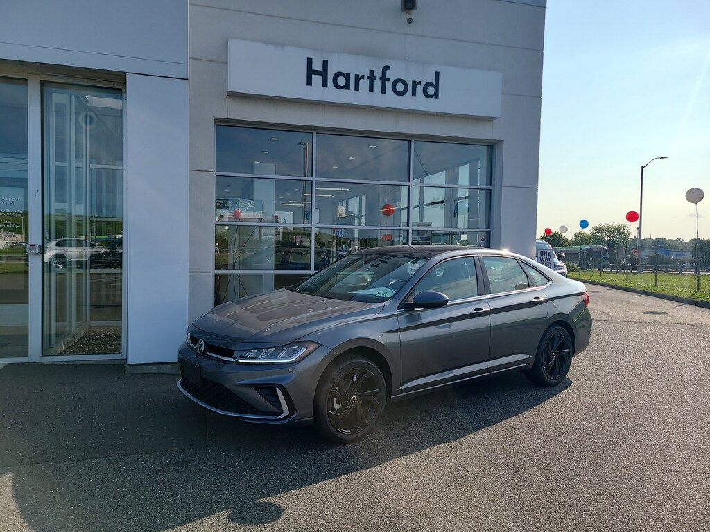 New 2025 Volkswagen Jetta SE SE Auto