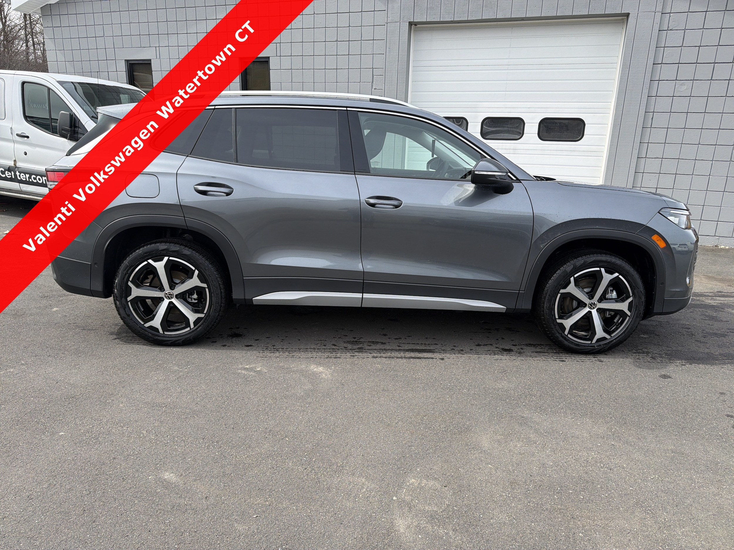 2026 Volkswagen Tiguan SE - Photo 10