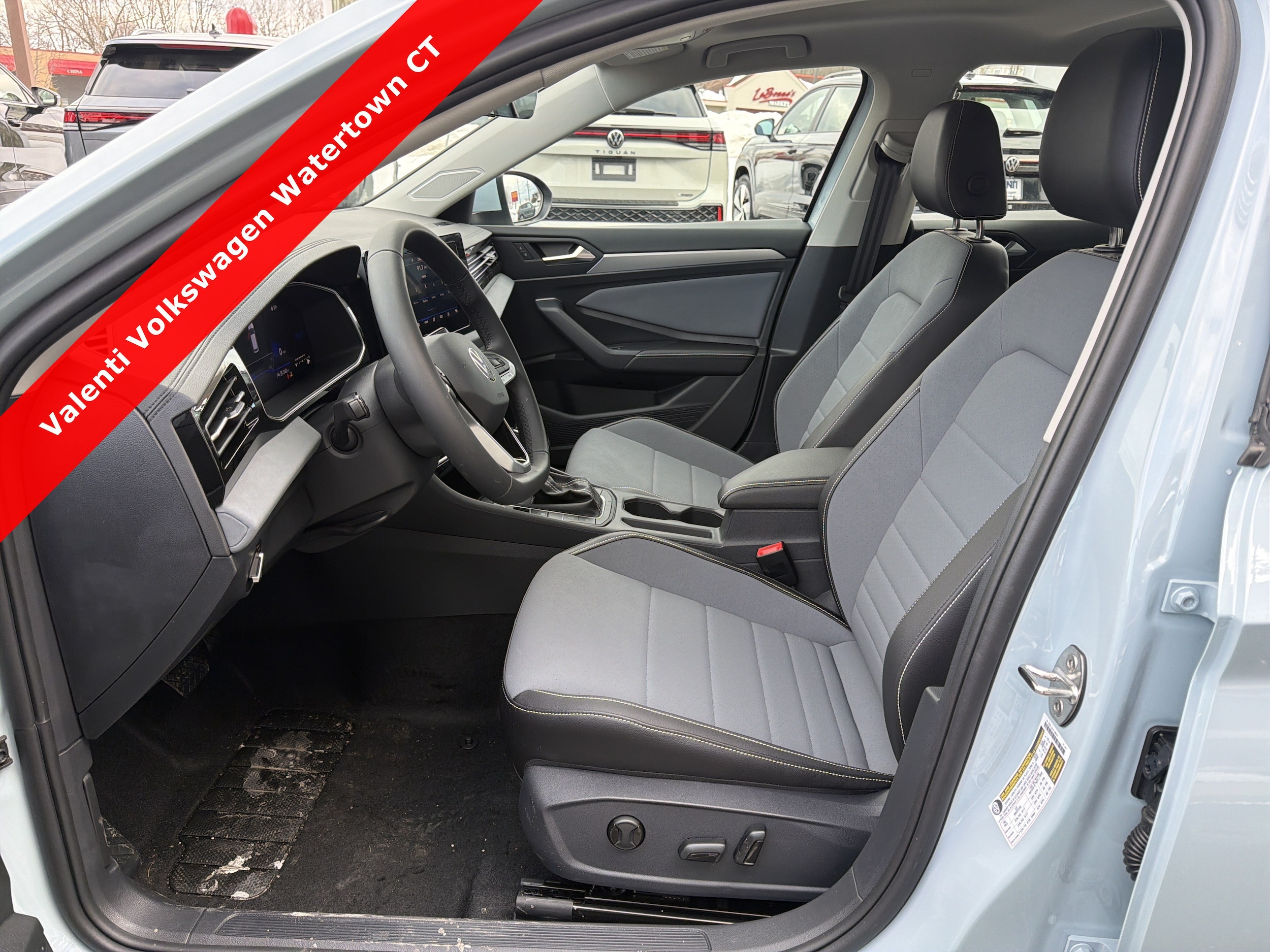 2026 Volkswagen Jetta SE - Photo 13