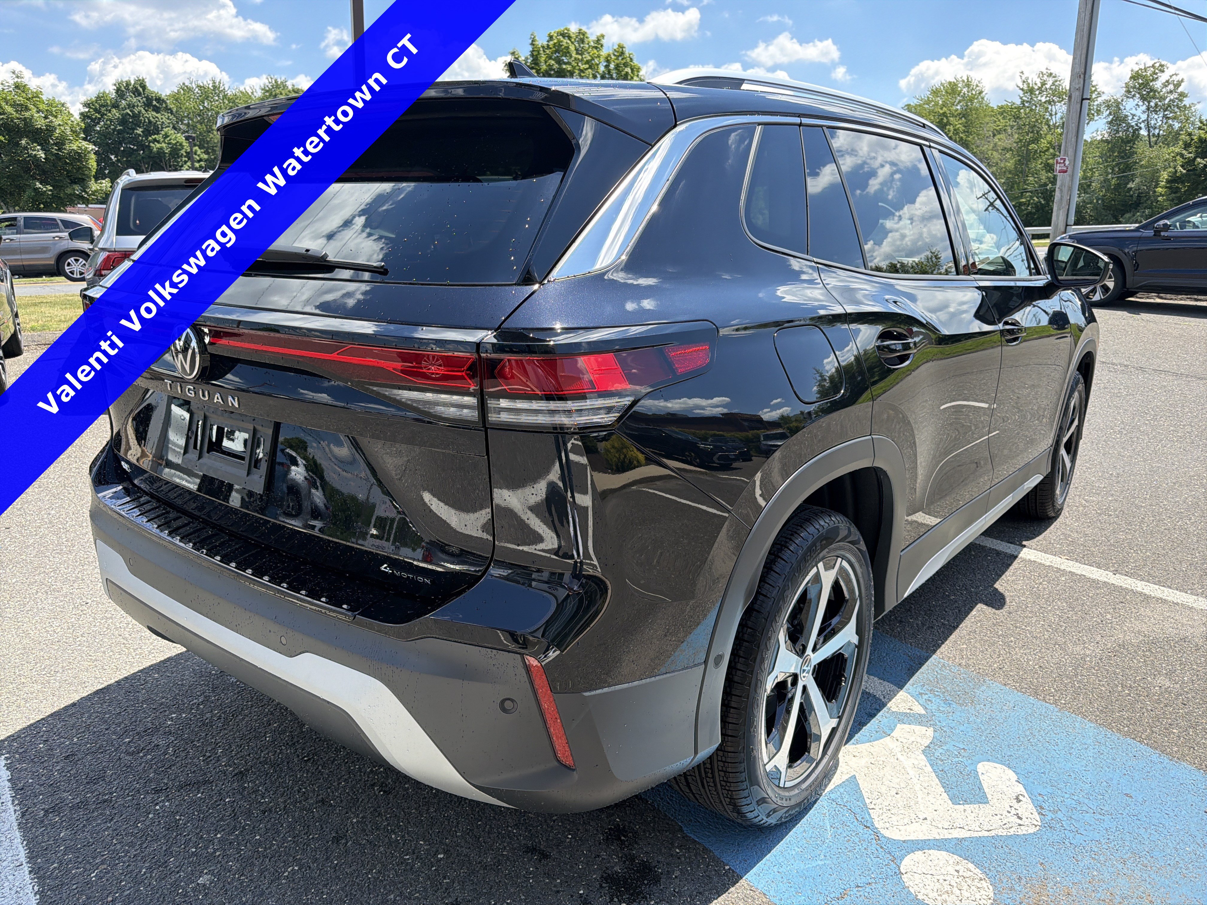 New 2026 Volkswagen Tiguan SE SE 4MOTION