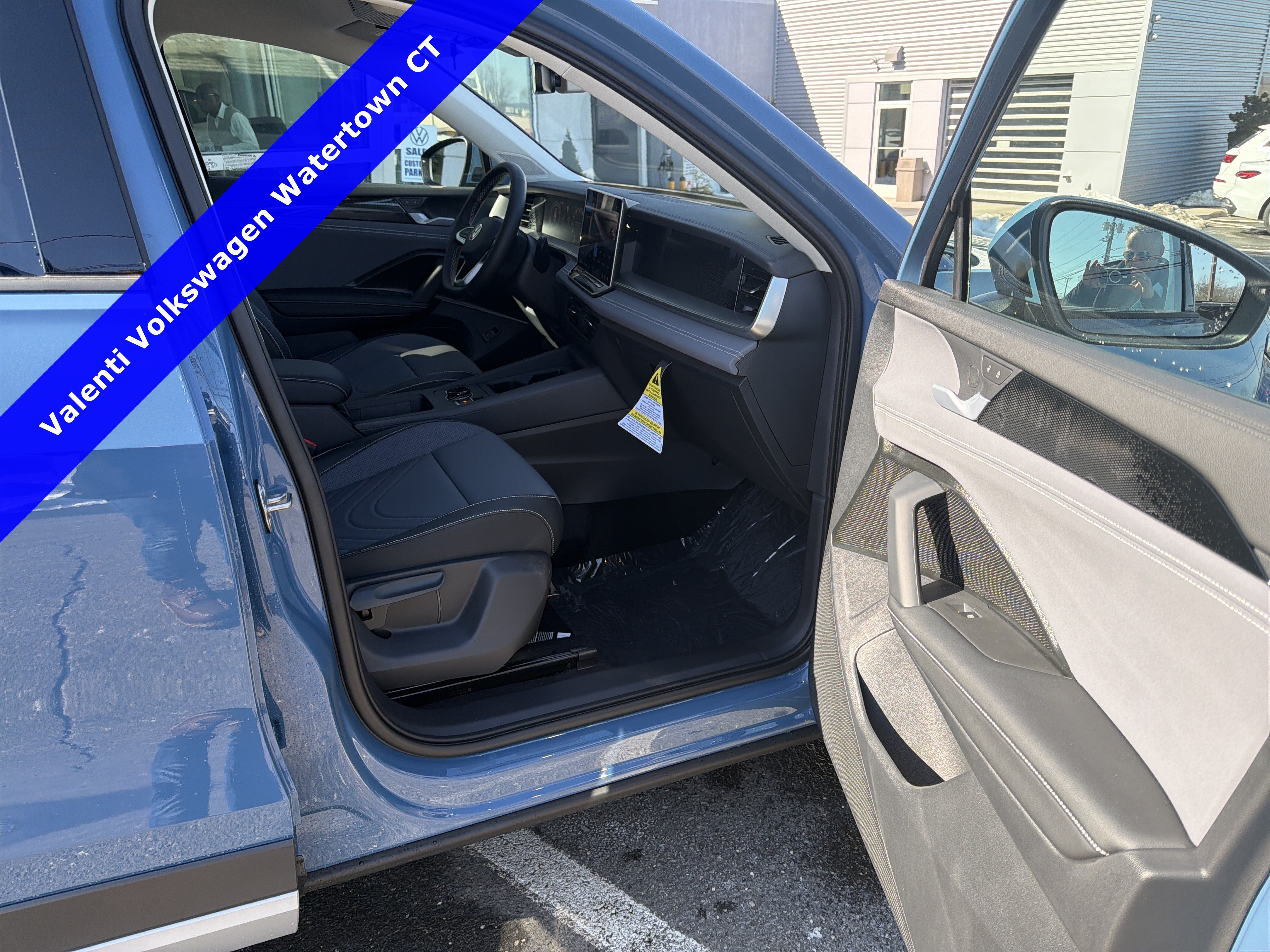 2026 Volkswagen Tiguan SE - Photo 18