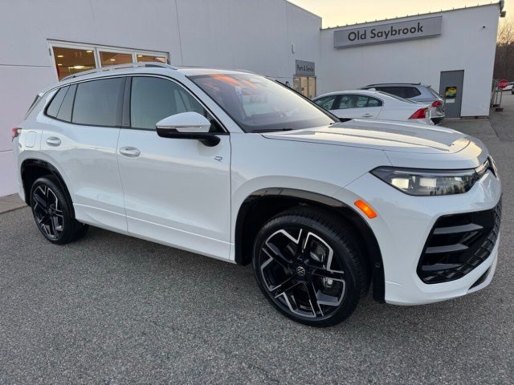 New 2026 Volkswagen Tiguan 2.0T SEL R-Line SUV