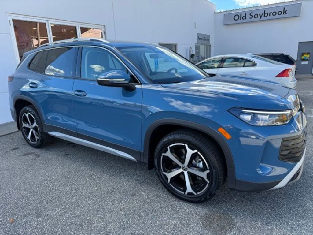 New 2026 Volkswagen Tiguan 2.0T SE SUV