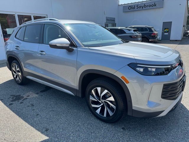 2025 Volkswagen Tiguan S photo 2