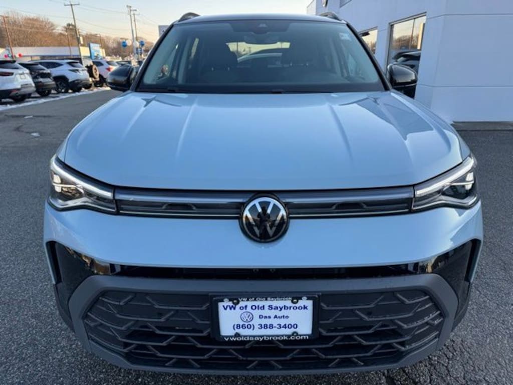 New 2026 Volkswagen Taos 1.5T SE Black SUV