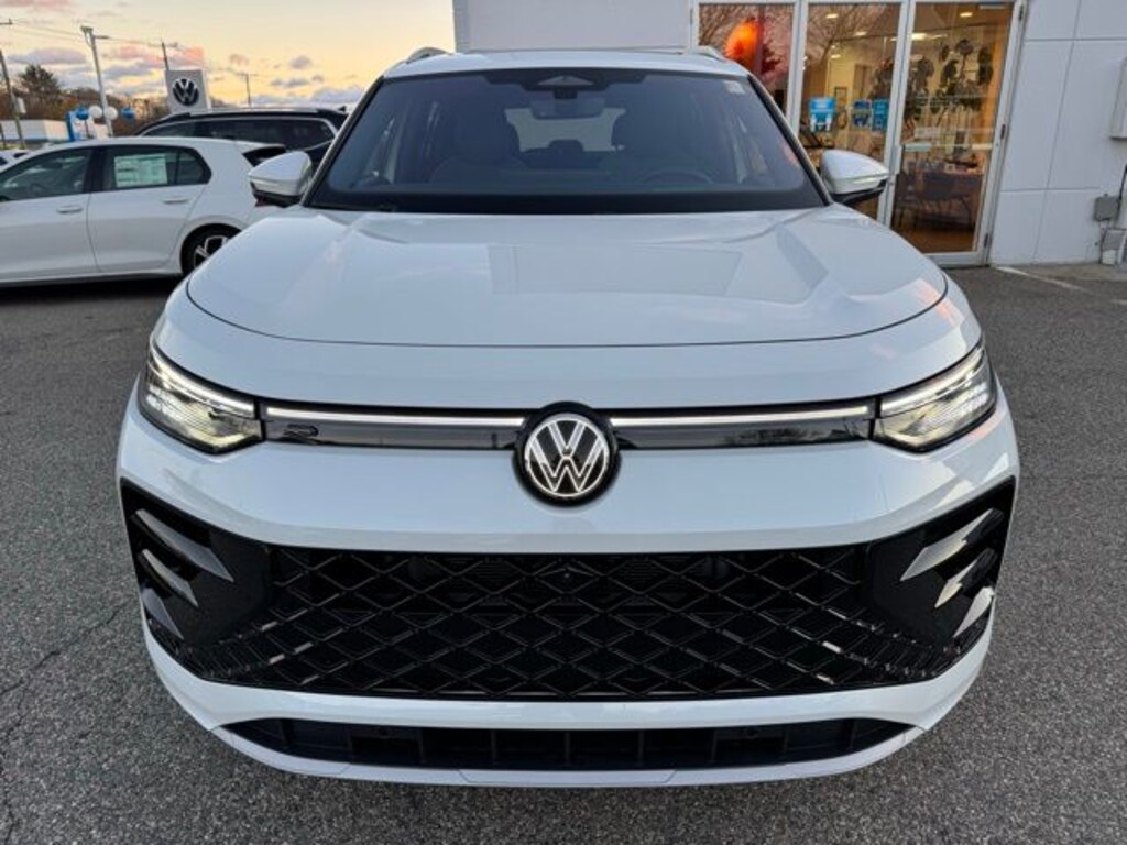 New 2026 Volkswagen Tiguan 2.0T SEL R-Line SUV