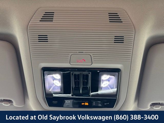 2025 Volkswagen Atlas SEL Premium R-Line - Photo 18