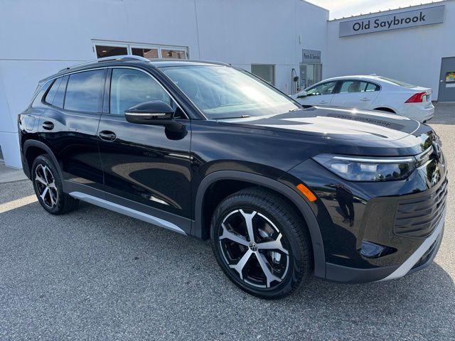 2025 Volkswagen Tiguan SE photo 3