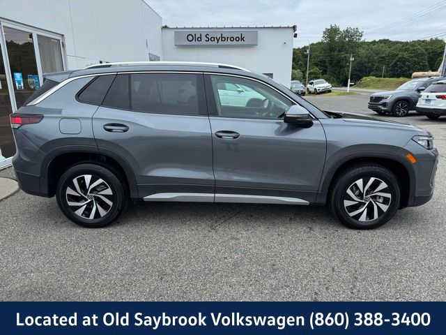 2025 Volkswagen Tiguan S photo 2
