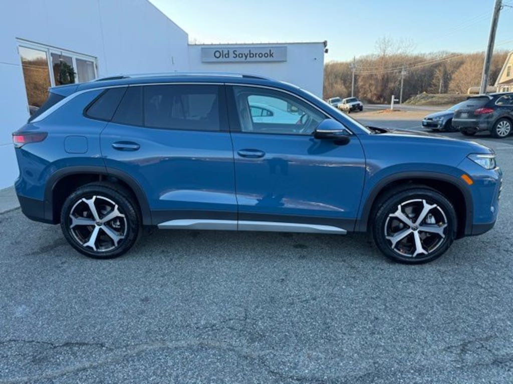 New 2026 Volkswagen Tiguan 2.0T SE SUV