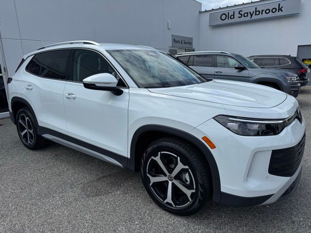 2025 Volkswagen Tiguan SE photo 2