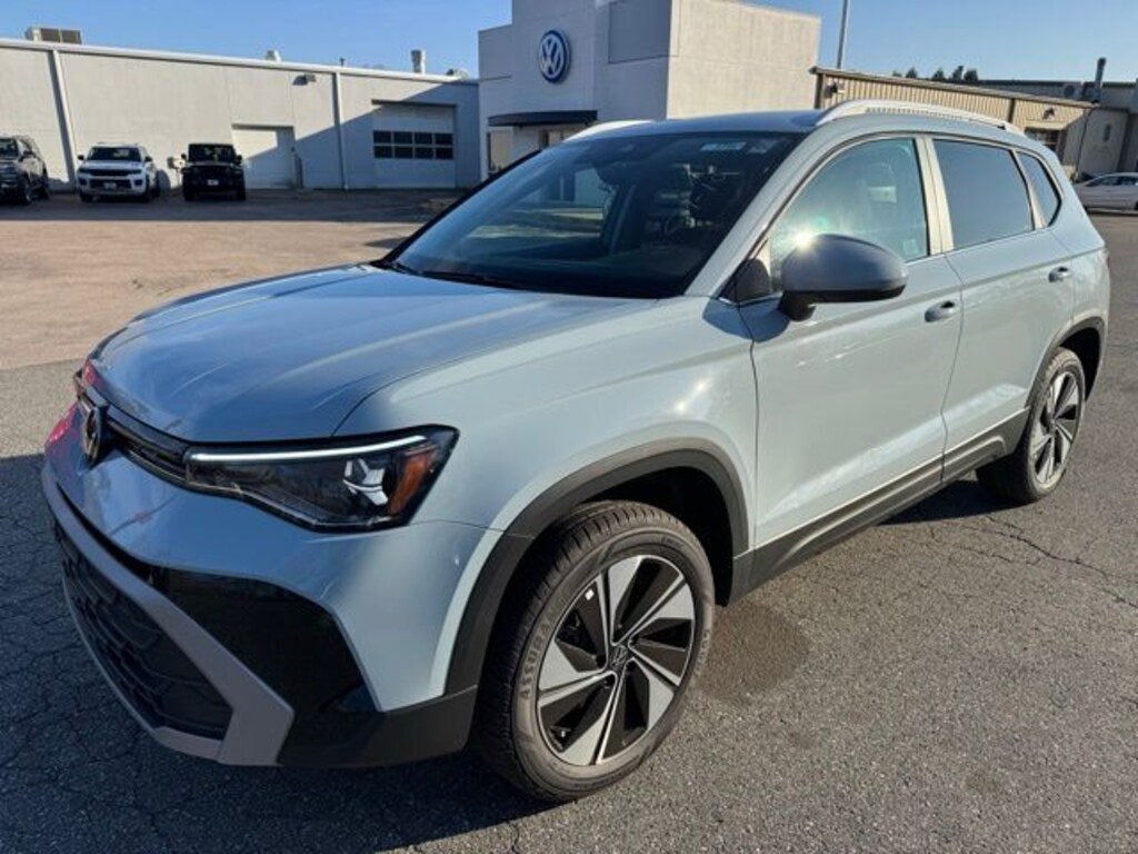 New 2026 Volkswagen Taos 1.5T SE SUV