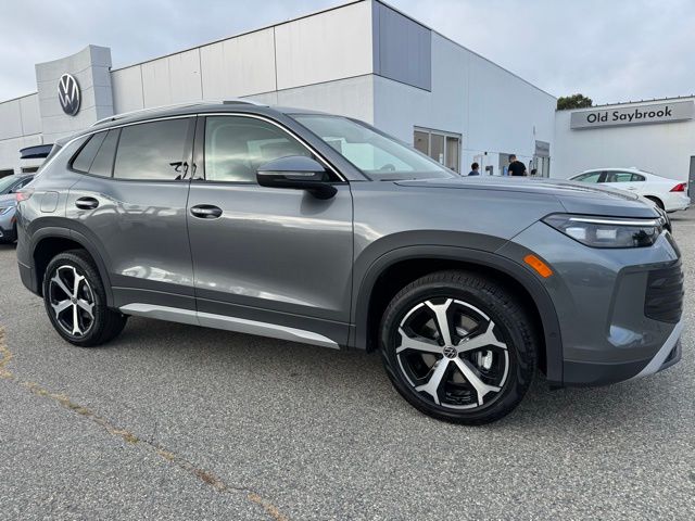 2025 Volkswagen Tiguan SE photo 3