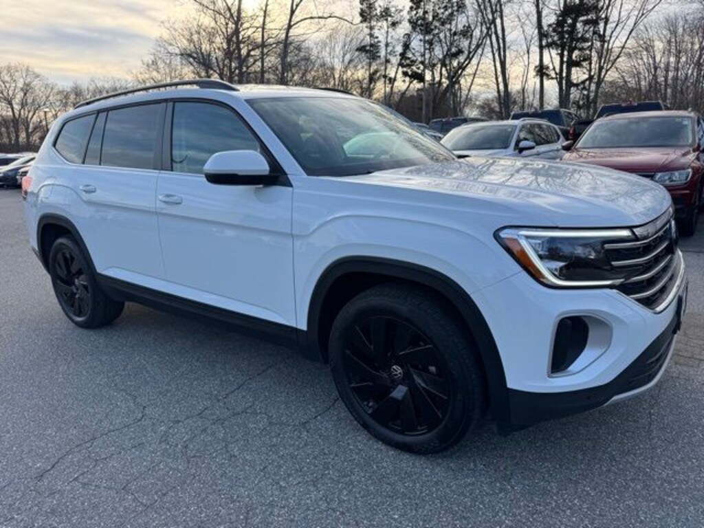 New 2025 Volkswagen Atlas 2.0T SE w/Technology SUV