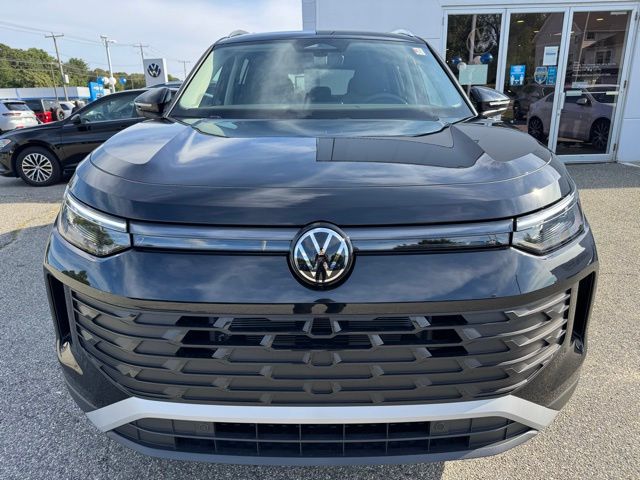 2025 Volkswagen Tiguan SE photo 2