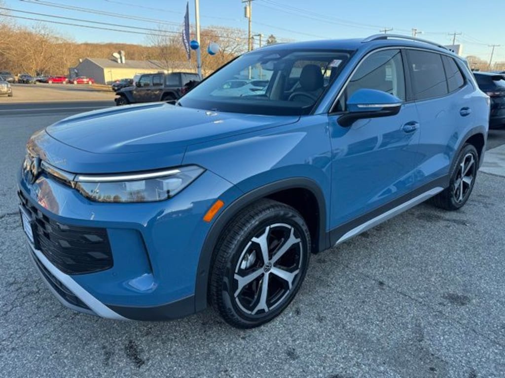 New 2026 Volkswagen Tiguan 2.0T SE SUV