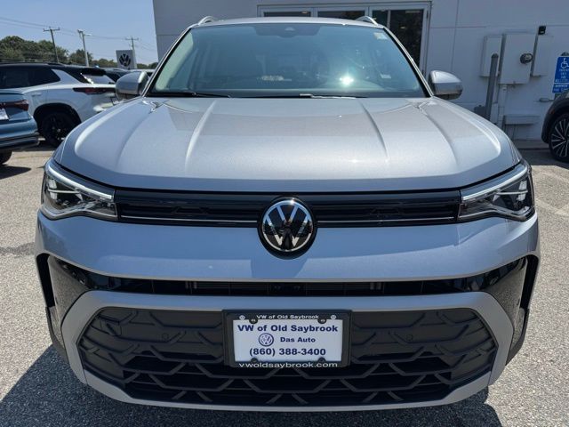 2025 Volkswagen Taos SE photo 2