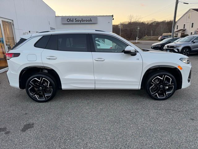 2026 Volkswagen Tiguan SEL R-Line photo 4