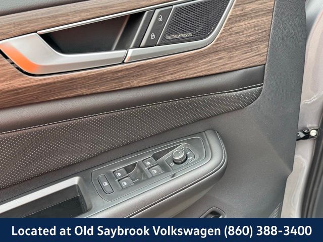 2025 Volkswagen Atlas SEL Premium R-Line - Photo 34