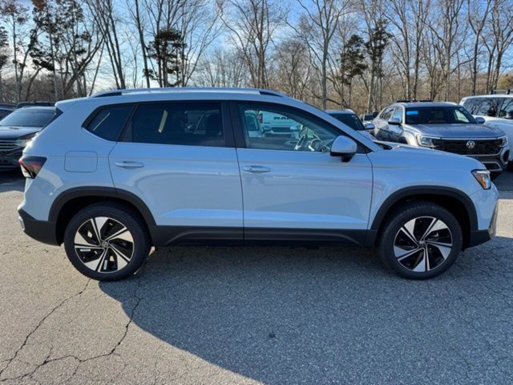 New 2026 Volkswagen Taos 1.5T SE SUV