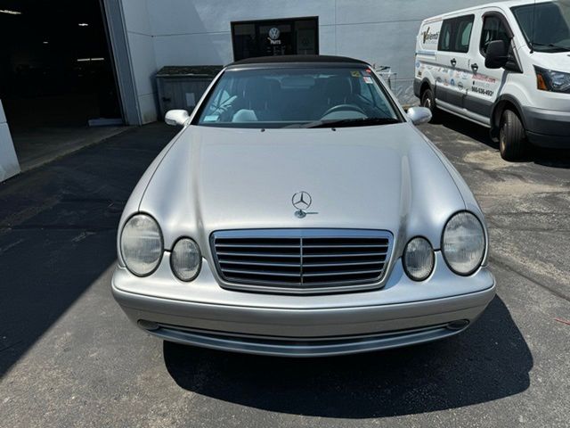 2003 Mercedes Benz CLK photo 3
