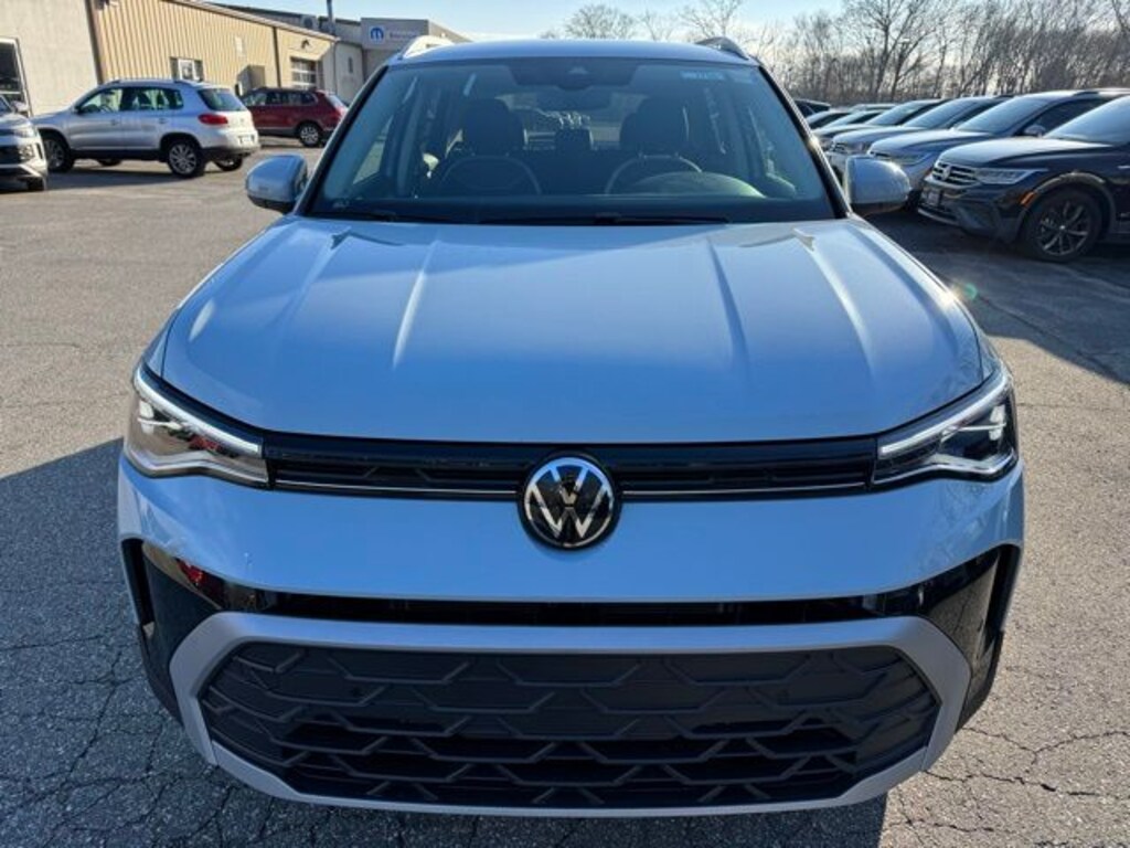 New 2026 Volkswagen Taos 1.5T SE SUV