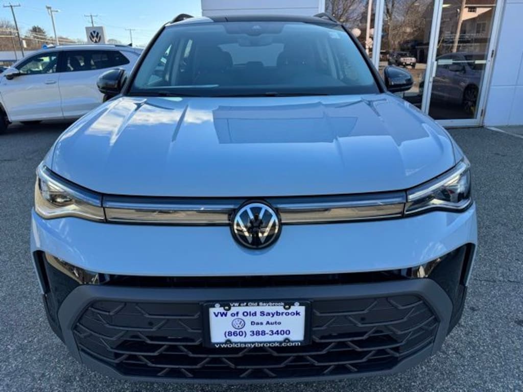 New 2026 Volkswagen Taos 1.5T SE Black SUV