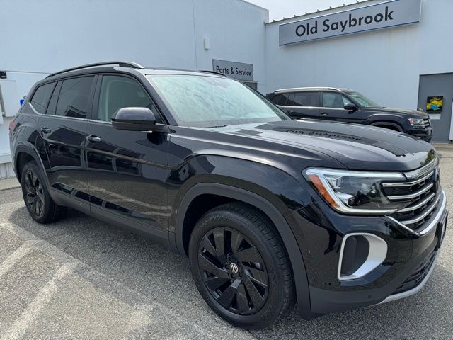 2025 Volkswagen Atlas SE Technology photo 3