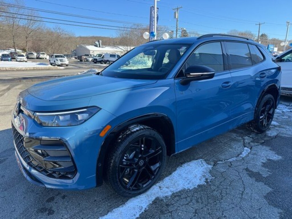 New 2026 Volkswagen Tiguan 2.0T SE R-Line Black SUV