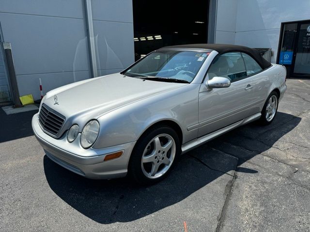 2003 Mercedes Benz CLK photo 2