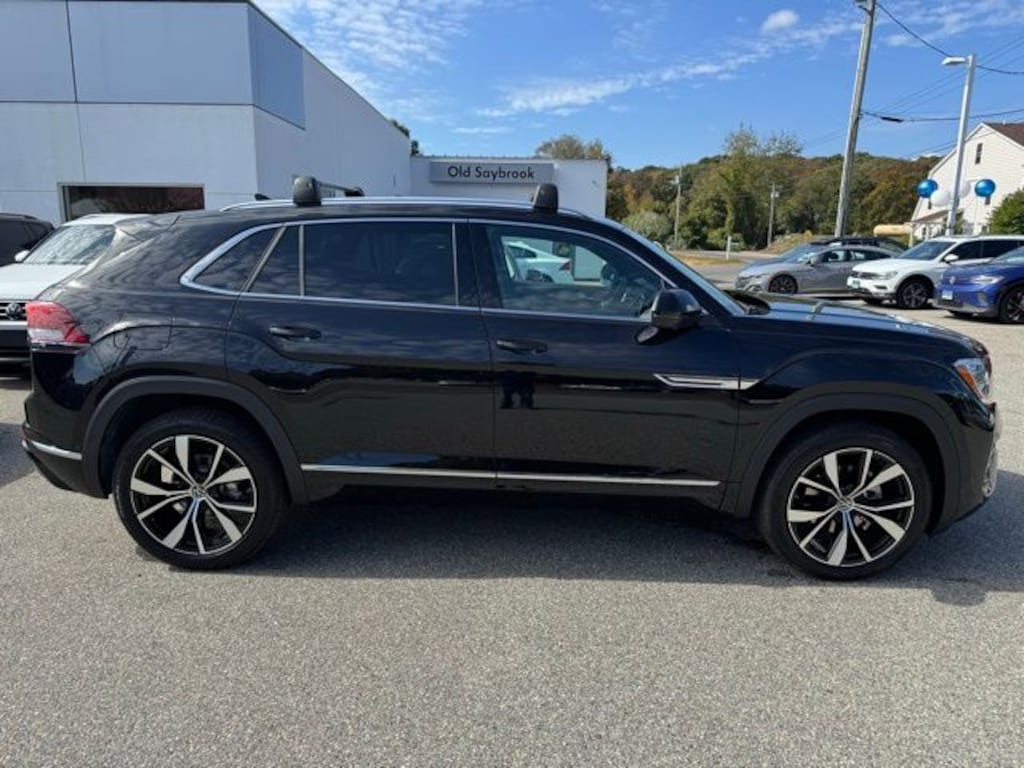 New 2026 Volkswagen Atlas Cross Sport 2.0T SEL Premium R-Line SUV