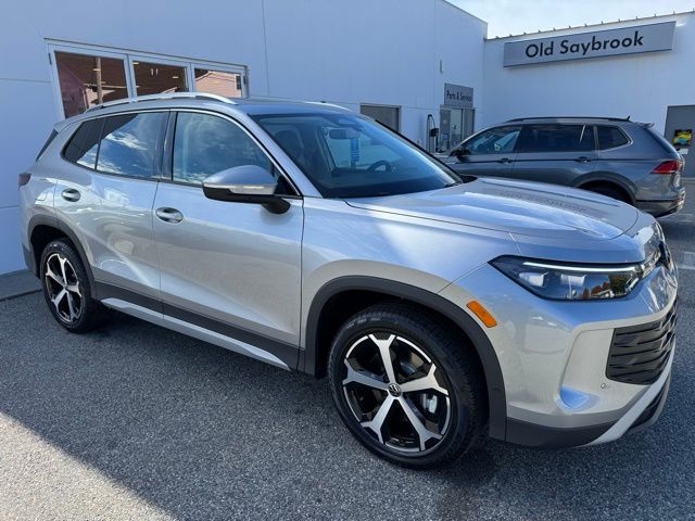 2026 Volkswagen Tiguan SE photo 3