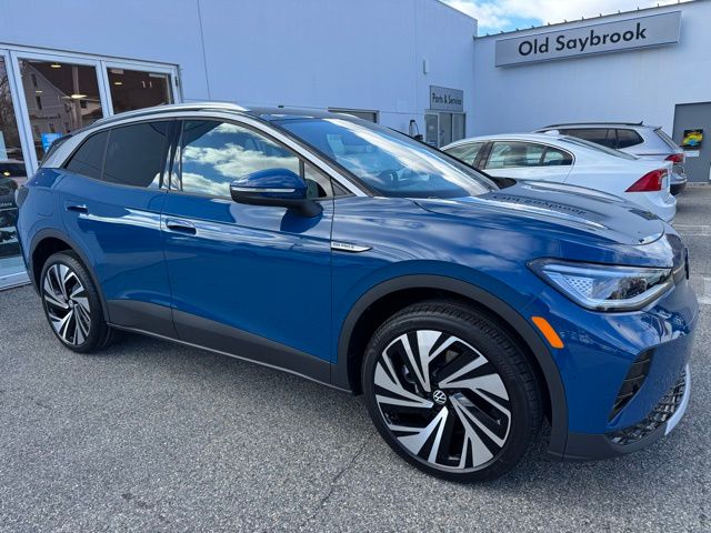 2025 Volkswagen ID.4 Pro Plus photo 3