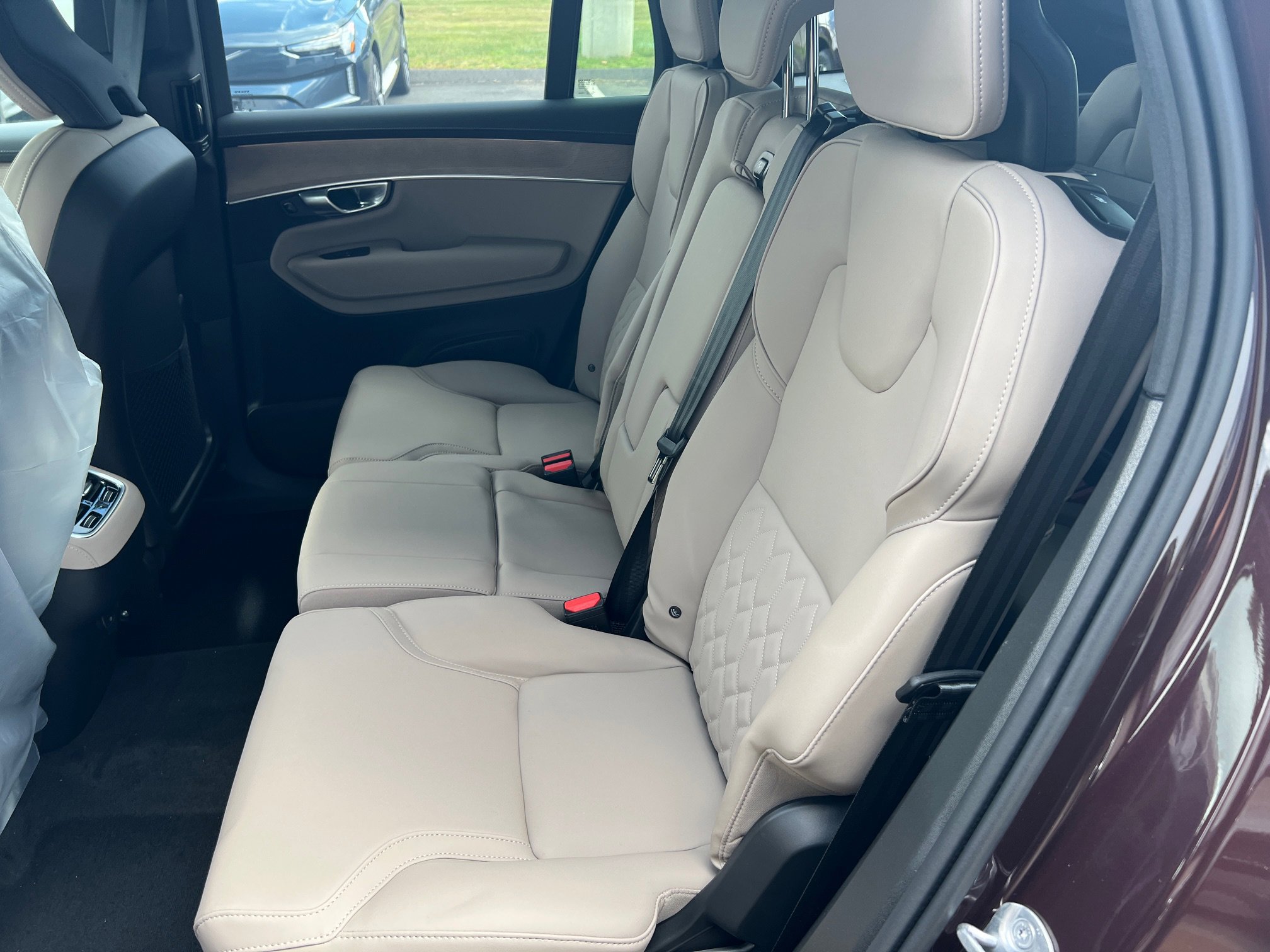 2026 Volvo XC90 Plus - Photo 7