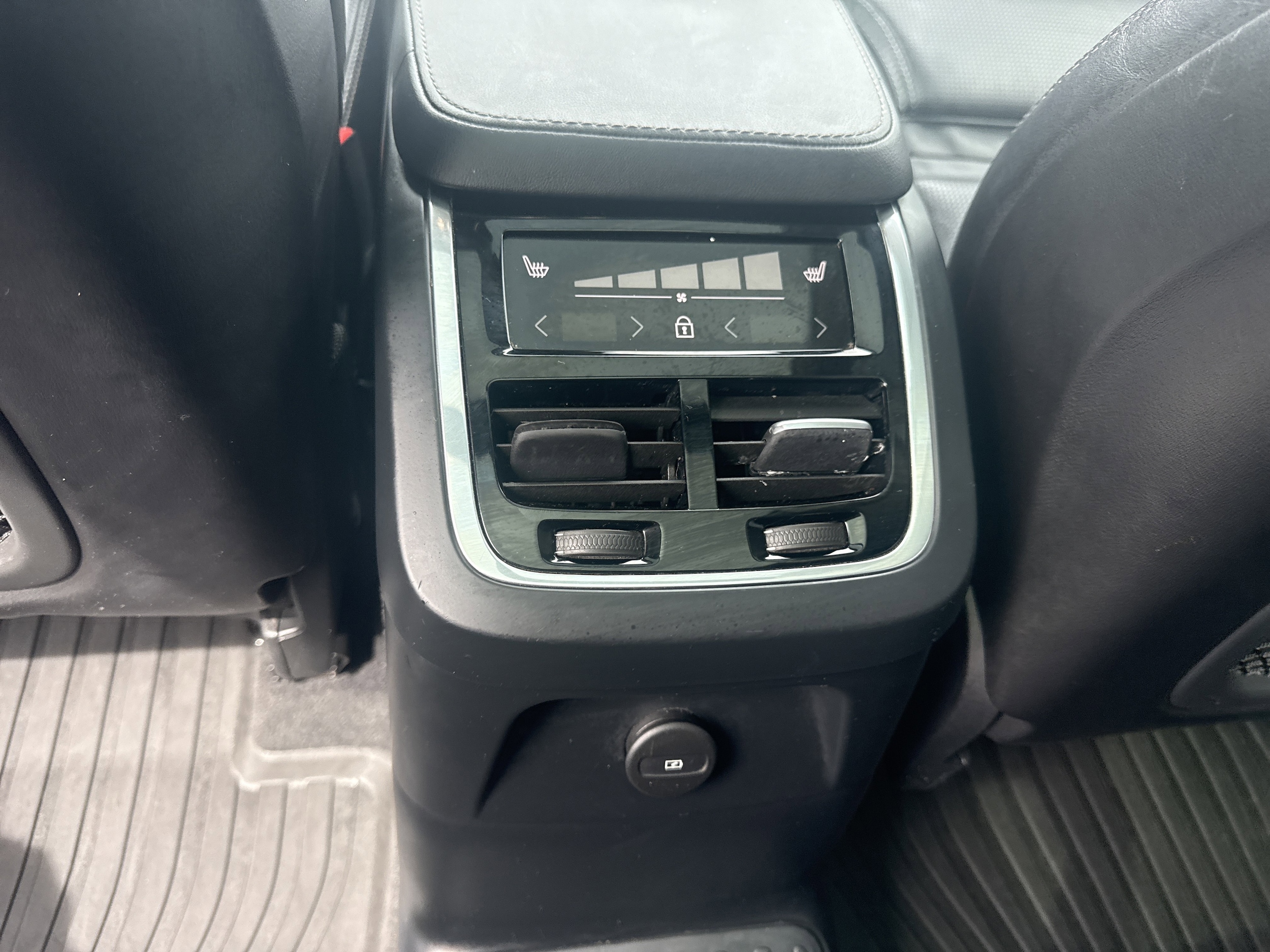 2024 Volvo XC90 Ultimate - Photo 12