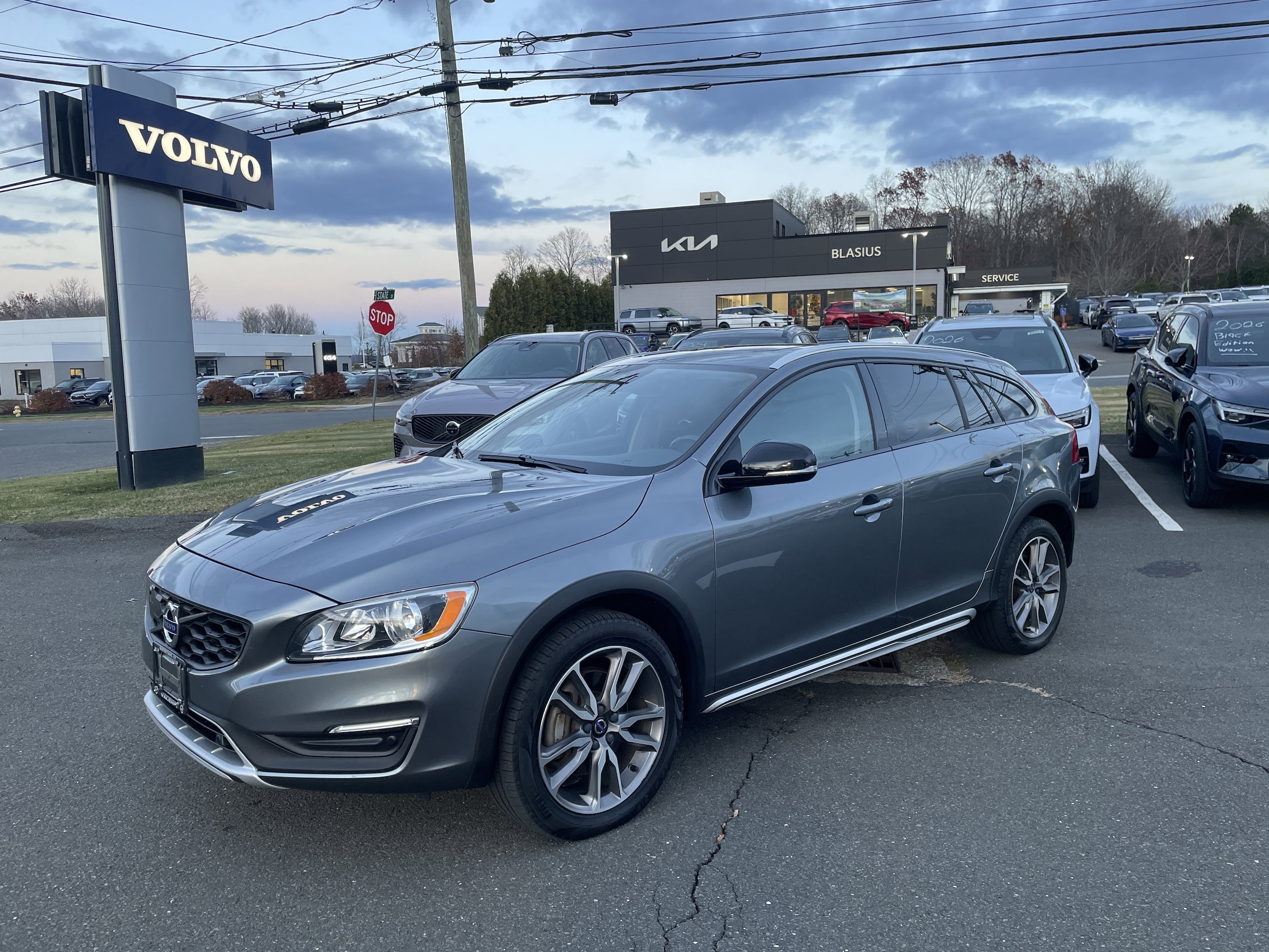 2018 Volvo V60 Base
