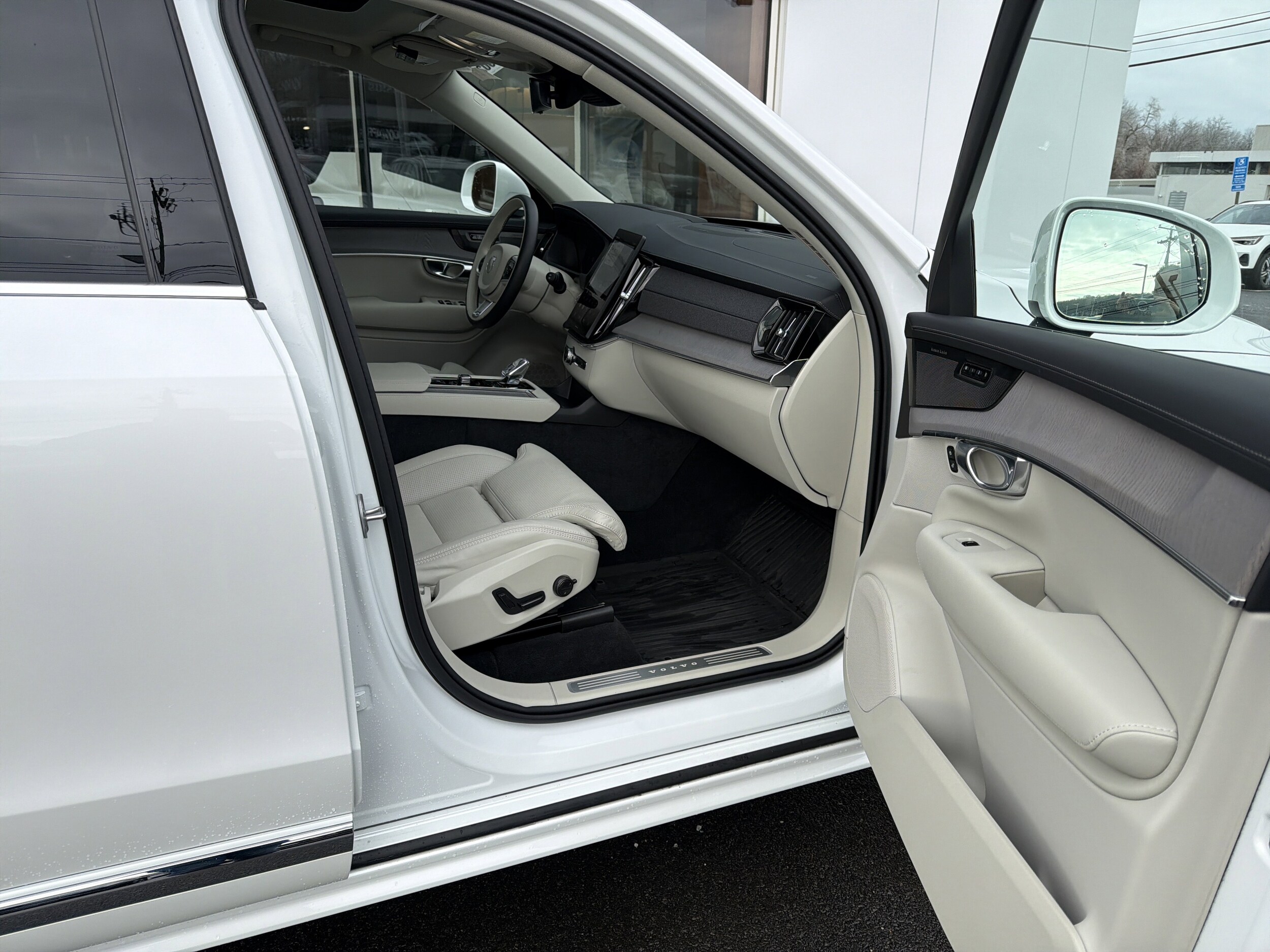 2026 Volvo XC90 Ultra - Photo 22