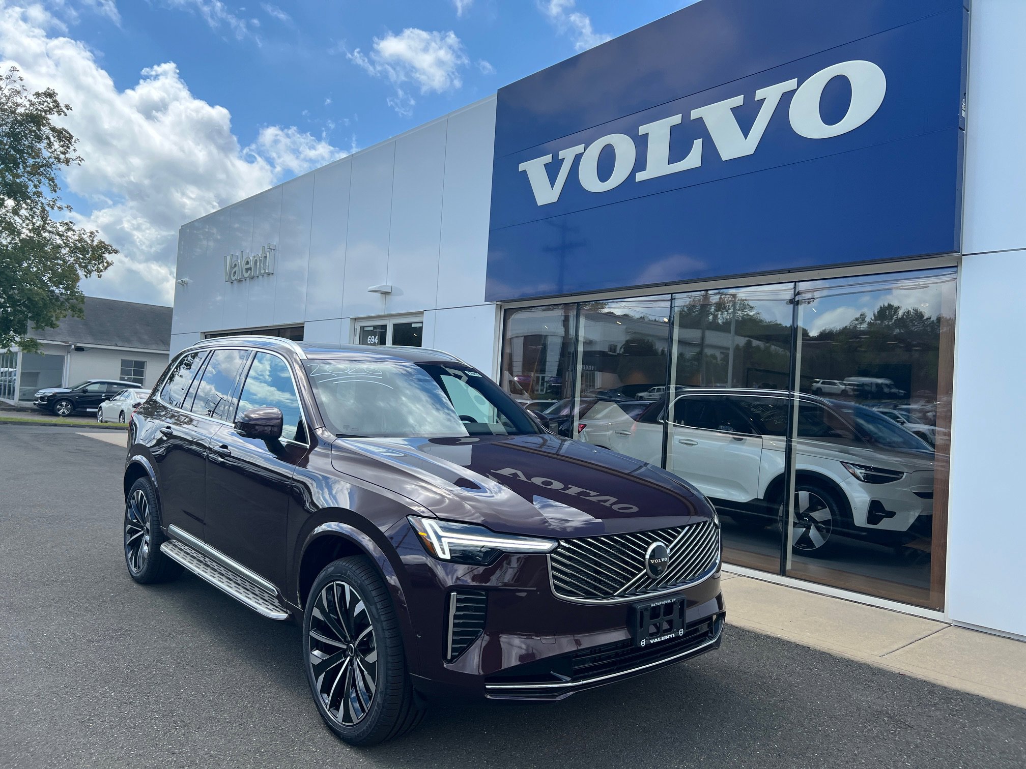 2026 Volvo XC90 B5 AWD Plus photo 3