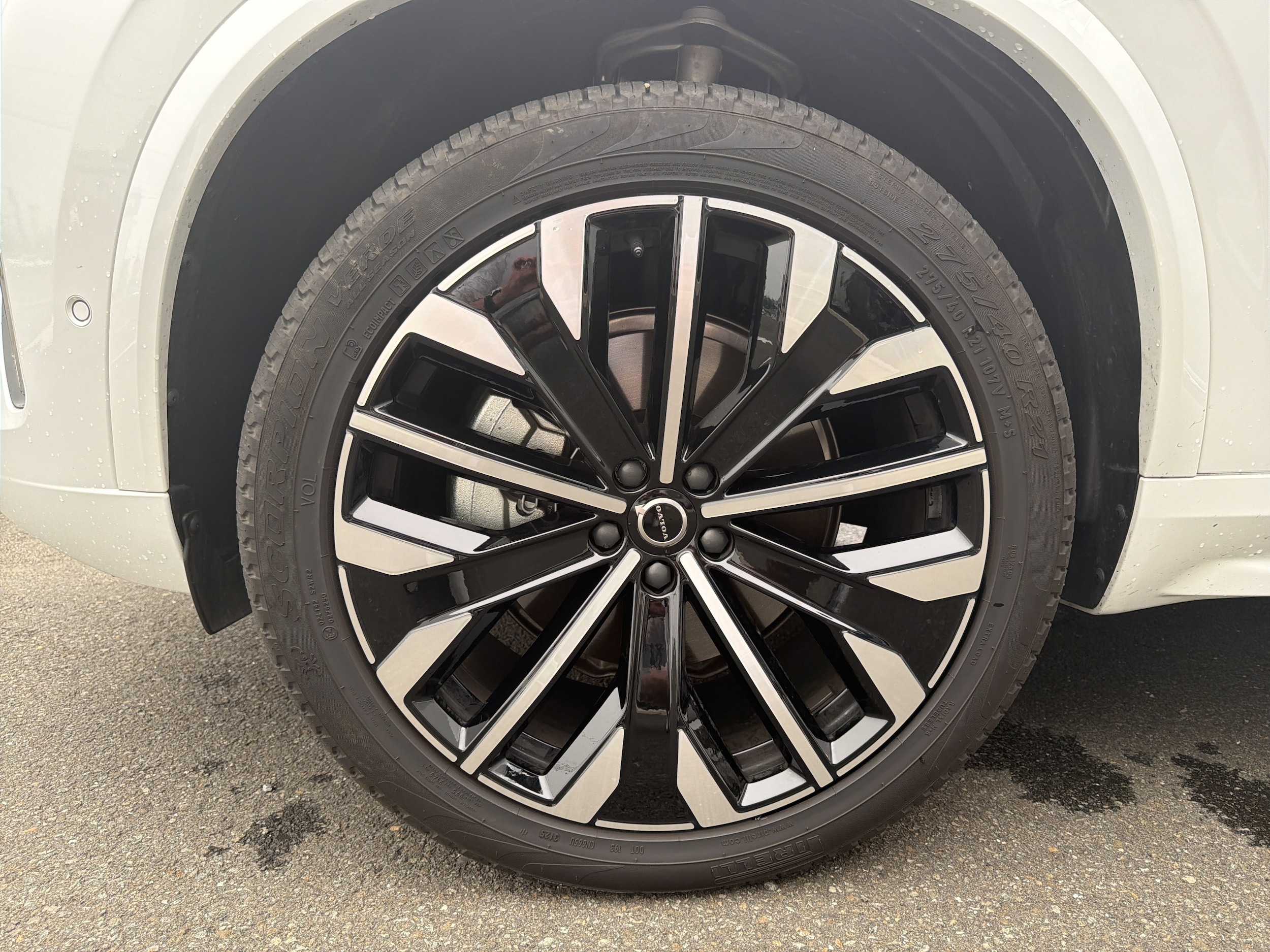 2026 Volvo XC90 Plus - Photo 25